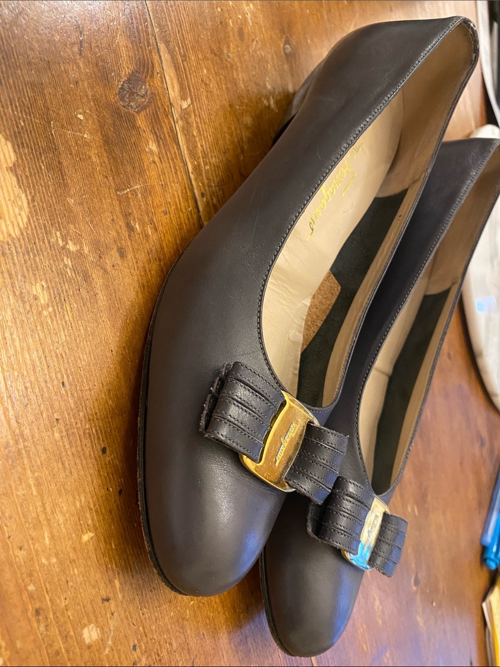 Salvatore Ferragamo Gray Leather Vara Bow Flats with Gold Accent